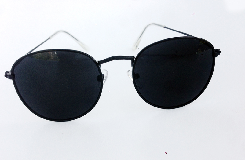 RayBan-tyyliset aurinkolasit