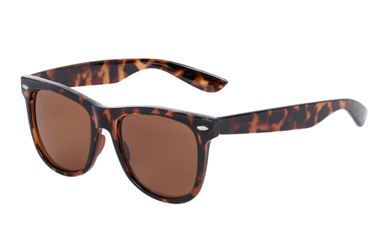 Wayfarer -lasit ruskeilla linsseillÃ¤ - Design nr. 269