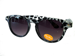 Mustanharmaat Wayfarer -lasit - Design nr. 578